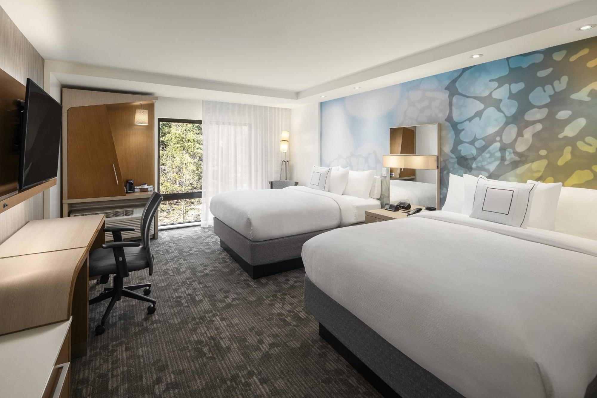 Queen Room with Two Queen Beds - Hearing Accessible