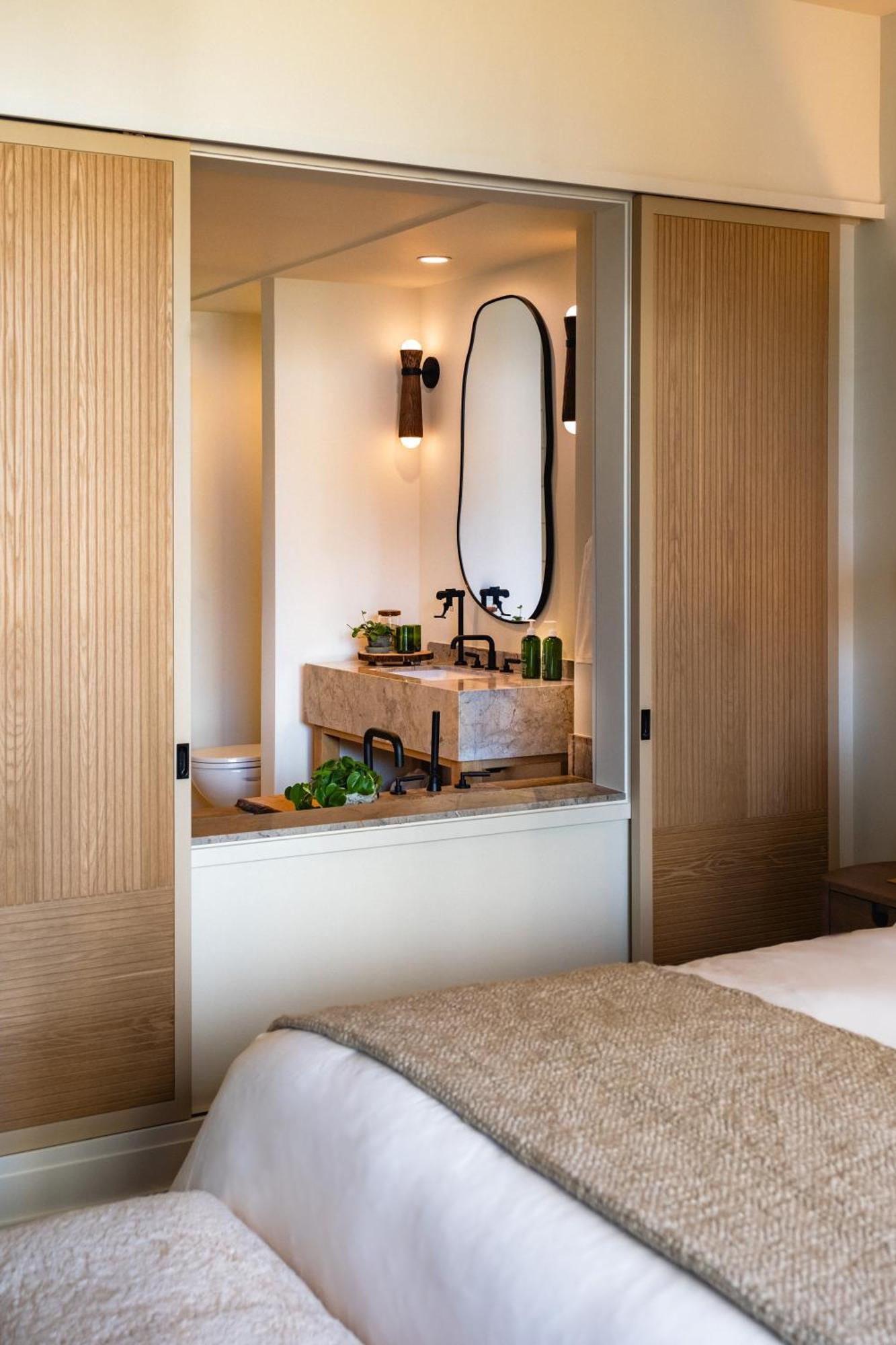 Space Needle Studio Suite