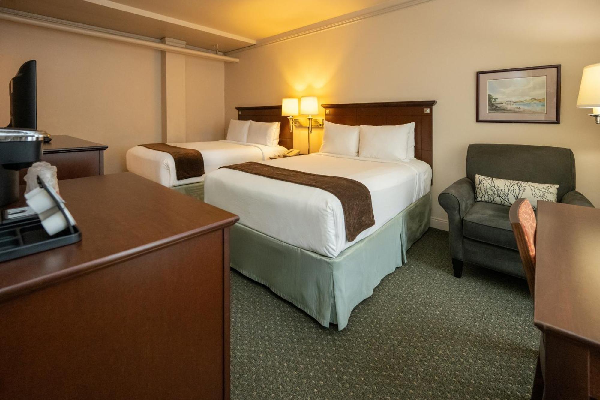 Deluxe Room with Two Double Beds,1730018579:JPEG