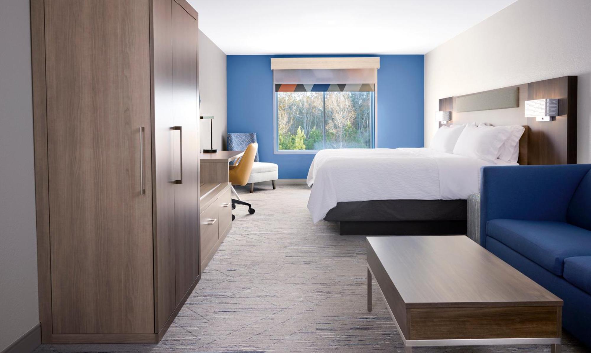 One-Bedroom King Suite Tub