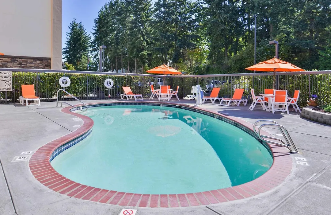 Hampton Inn Seattle Airport-1