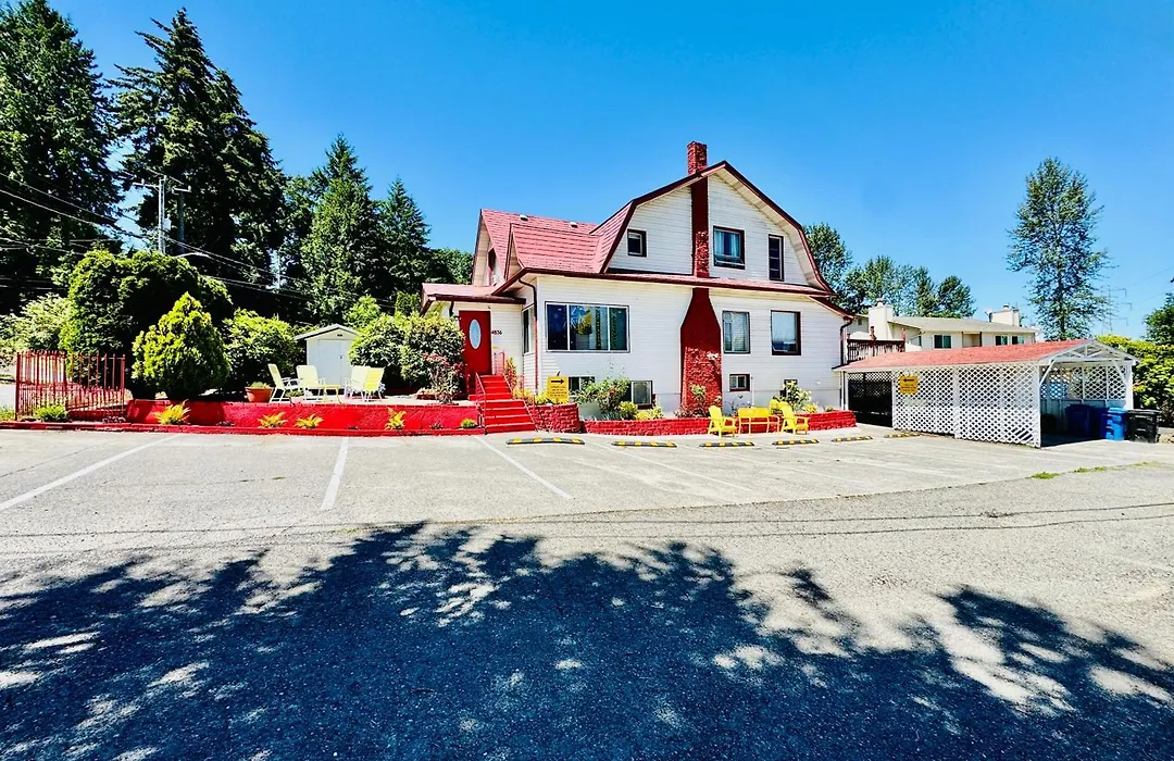 Main Level 2Nd Floor House With 2 Queen Bedrooms And Extra Sofa Bed Located 10 Minutes From Seatac Airport And 20 Minutes From Downtown-1