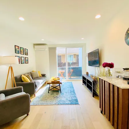 Modern Ballard Townhouse - 92 Walkscore & Rooftop!-2