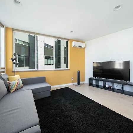 Modern Townhome In Seattle'S Central District With Rooftop-3