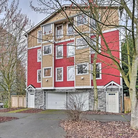 Stylish Townhome About 6 Miles To Downtown Seattle!-2