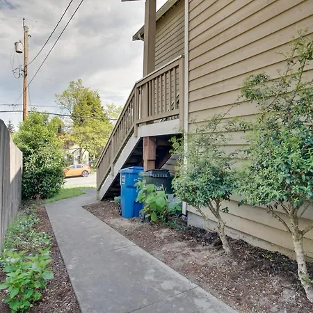 Near Public Transit & Walkable! Airy Seattle Apt-3