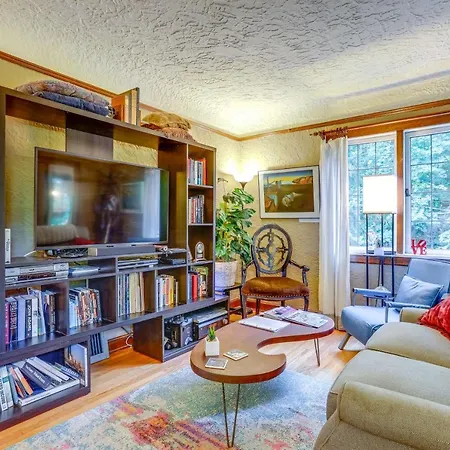 Seattle Home With Balcony 1 Mi To Park And Water!-2