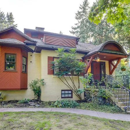 Seattle Home With Balcony 1 Mi To Park And Water!-3