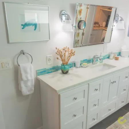 Gorgeous 1 Bedroom Space-2