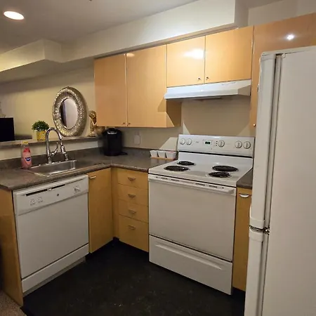 Lovely 1 Bedroom Condo In The Heart Of Seattle!-3