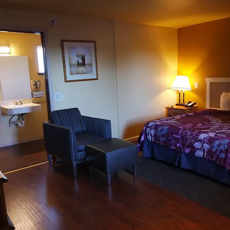 Americas Inn & Suite-3