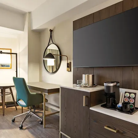 Crowne Plaza Seattle - No Resort Fee - Newly Renovated Ihg Hotel-3