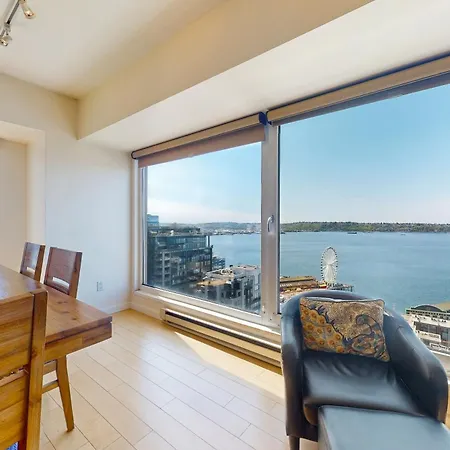 Newmark Bayview Luxury Suite-3